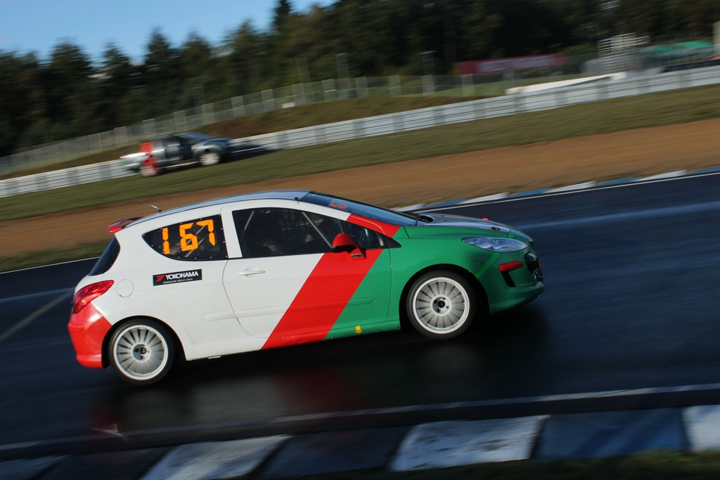 Desværre kostede et knækket motorophæng den videre deltagelse for Dan Pedersen, kort inde i Heat 1. Så han nåede aldrig at få afprøvet 308’erens potentiale.
(Foto: JJ Media)